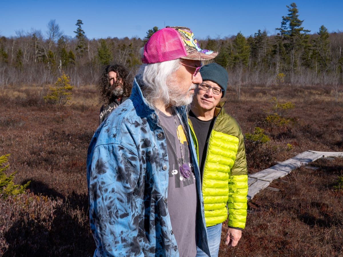 Dinosaur Jr. Indie Rock, Noise Rock, Alternative Rock artist - artist profile photo